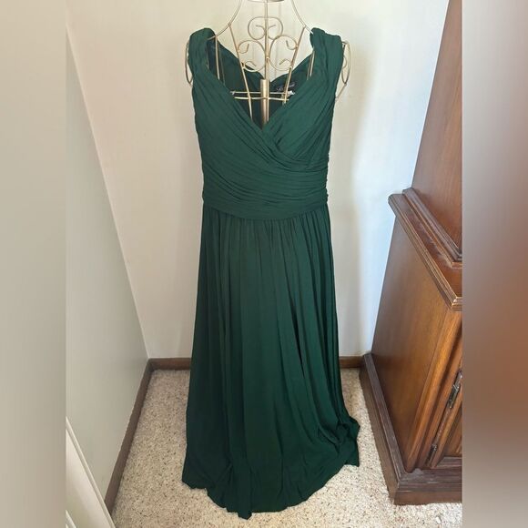 La Femme green off the shoulder rusched long gown size 8 - Picture 1 of 13